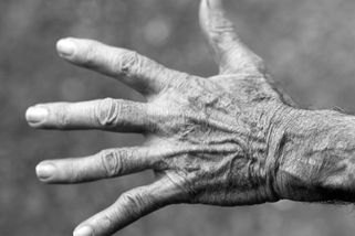 Praha. Byt pro seniorku, dvoupokojový s nájmem 3485. Kde je vděčnost a poděkování? - Médium.cz